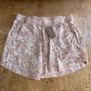 Women’s Patagonia Garden Island Shorts NWT Size Medium